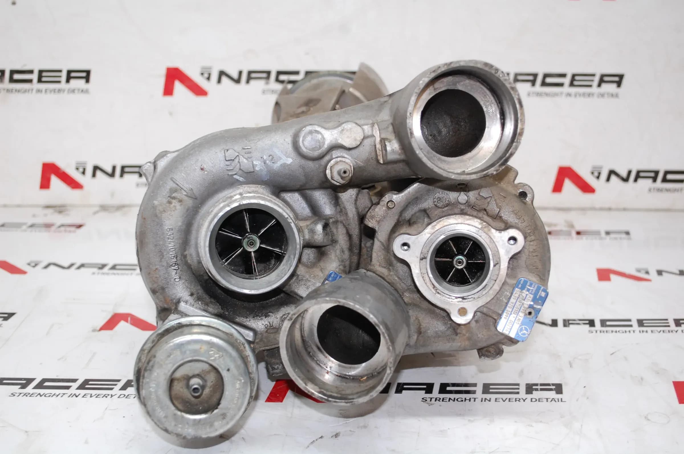 Турбокомпресор BorgWarner / KKK  KP39 + K04 R2S BiTurbo за Mercedes - A6510903380 6510903380 A6510902880 6510902880 A6510904080 6510904080 10009700019 10009880019 53049880094 54399880099 OM651911 651911 OM651912 651912 OM651924 65192